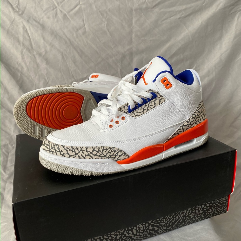 NY KNICK JORDAN 3 MENS 11